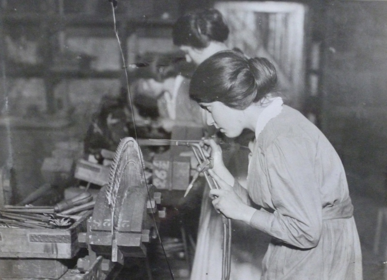 Women working in a turbine factory